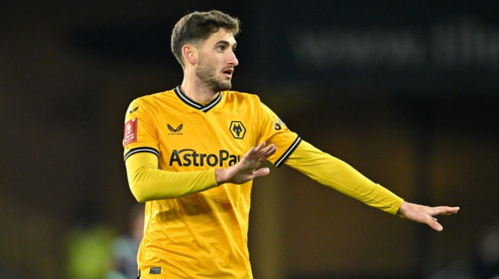 Exploring the Detailed Biography of Santiago Bueno: Wolves, সুরা মুলক full বাংলা