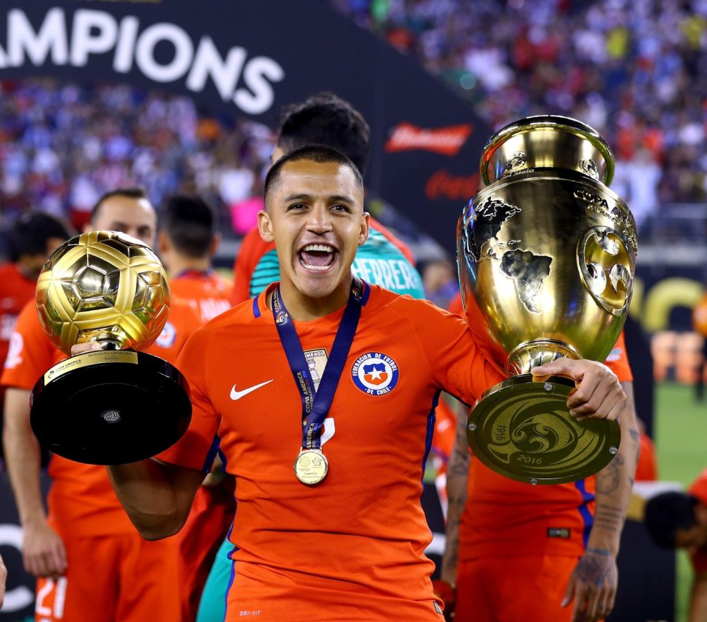 Biography of Alexis Sanchez: The Eternal Wonder Child, bolo bir kobita