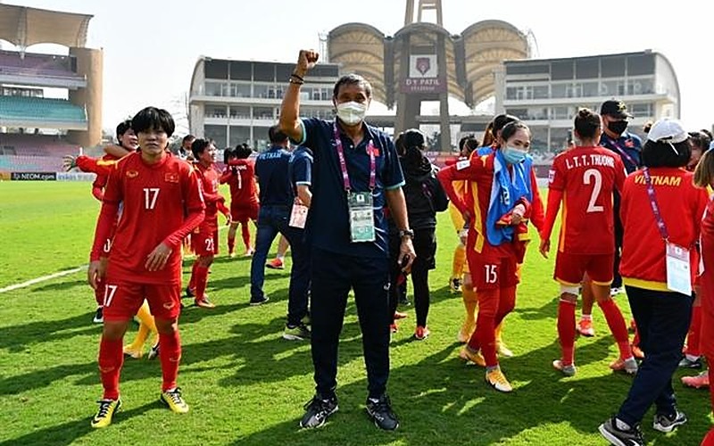 Mai Đức Chung – The Journey and Legacy of a Legendary Vietnamese Football Coach, পিঠা উৎসব